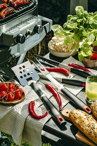 Zestaw sztućców do grilla ze stali nierdzewnej z etui Adler 6727