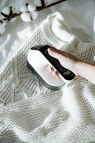 Golarka do tkanin z wyświetlaczem LED i 3 prędkościami Adler 9618