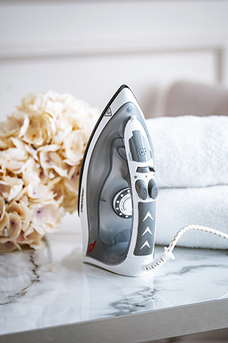 Żelazko parowe 2800W z ceramiczną stopą i pionowym prasowaniem Mesko 5037