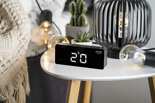 Budzik z wyświetlaczem LED i pomiarem temperatury Adler 1189