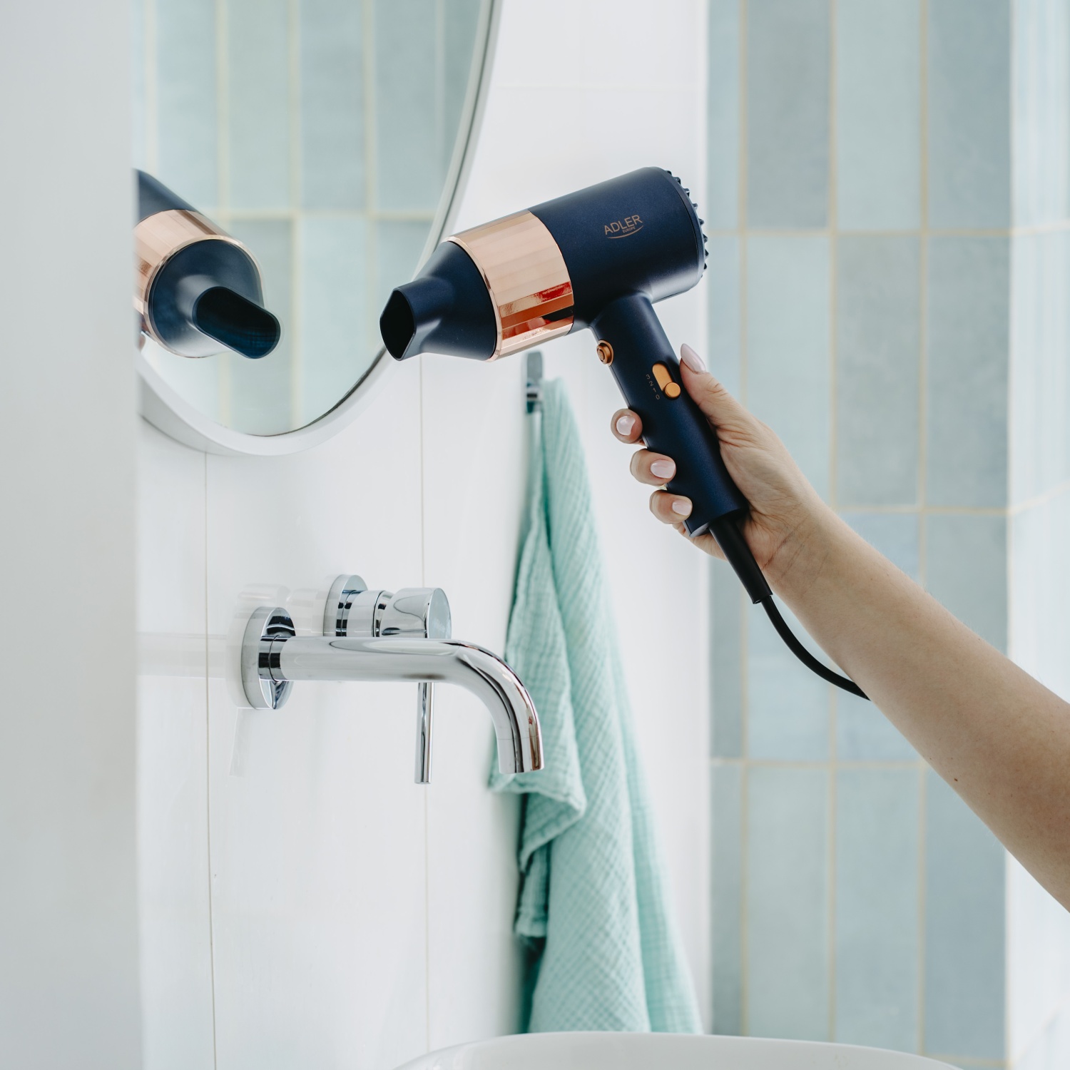 Suszarka do włosów 1800W z zimnym nadmuchem Adler 2280
