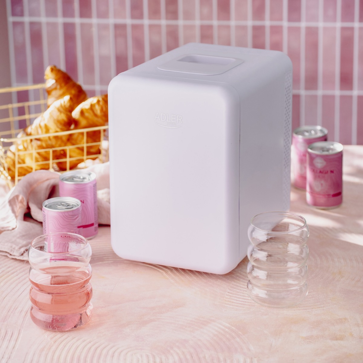 Mini lodówka 4L do samochodu i domu - chłodzenie i podgrzewanie Adler 8084