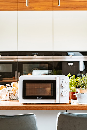 Kuchenka mikrofalowa 20l 700W mechaniczna z rozmrażaniem Adler 6205