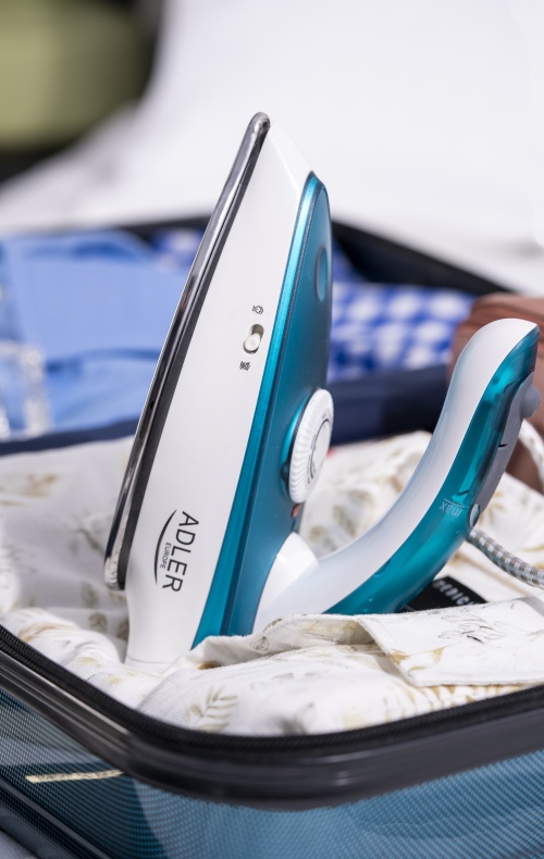 Żelazko parowe turystyczne ze składaną rączką 1700W Adler 5035