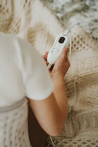 Pas grzewczy na lędźwie z pilotem LCD i 4 temperaturami Adler 7437