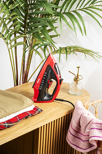 Żelazko parowe 3000W z uderzeniem pary 70g/min Mesko 5031