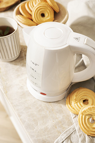 Czajnik elektryczny 1L z filtrem do kamienia - Mesko 1276