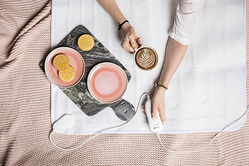 Elektryczny koc podkładowy 150x80 cm z regulacją temperatury Mesko 7419