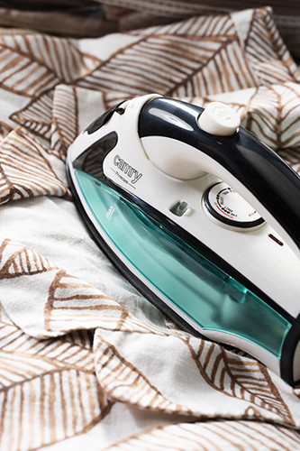 Żelazko turystyczne parowe 1500W ze składaną rączką Camry 5024