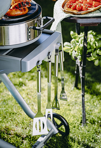 Zestaw sztućców grillowych ze stali nierdzewnej w etui Adler 6730