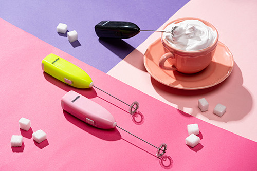 Spieniacz do mleka na baterie czarny ze stali nierdzewnej Mesko 4493