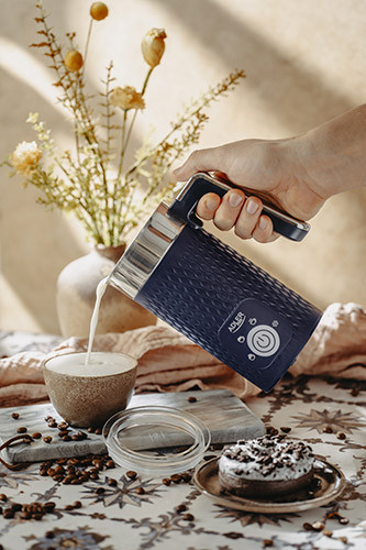 Spieniacz do mleka z podgrzewaniem - automatyczny do latte i cappuccino Adler 4494