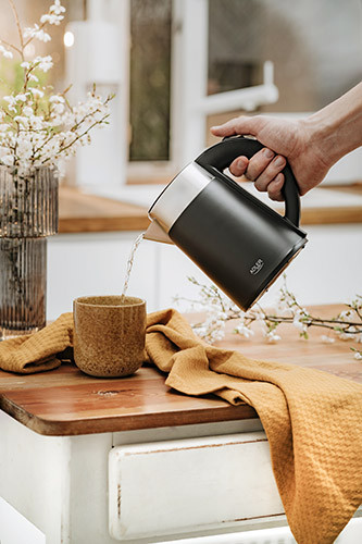 Czajnik elektryczny 0,6L metalowy z automatycznym wyłączaniem Adler 1372