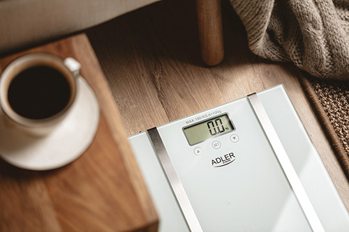 AD 8154 Waga łazienkowa z analizatorem