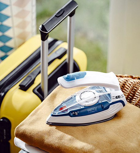 Żelazko parowe turystyczne ze składaną rączką i ceramiczną stopą Camry 5040