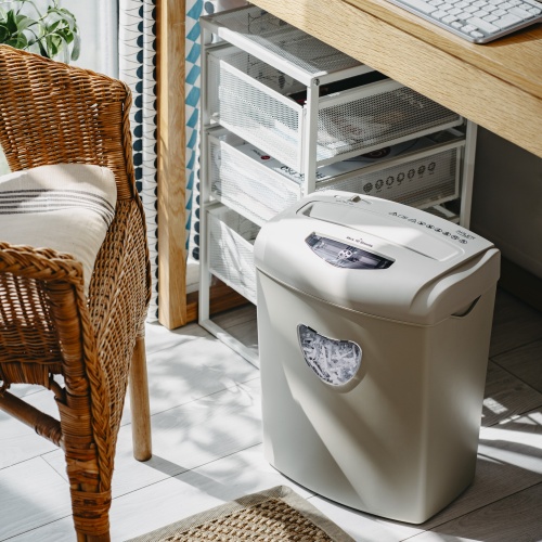 Niszczarka do dokumentów P-4 na 10 kartek - Adler 1038