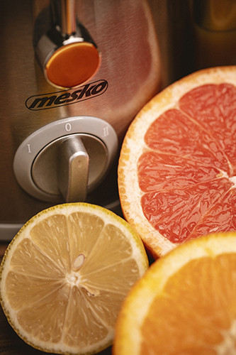 Sokowirówka 600W ze stali nierdzewnej do warzyw i owoców Mesko 4126