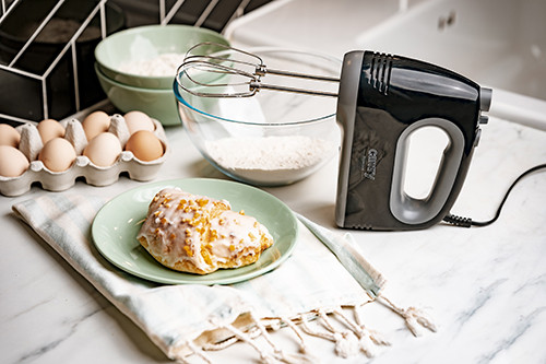 Mikser kuchenny 750W z 5 prędkościami i funkcją Turbo Camry 4220