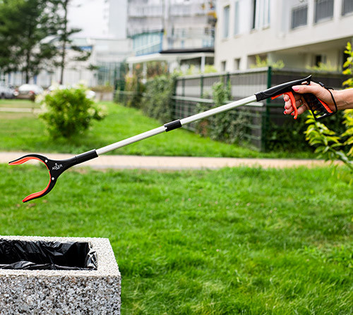 Chwytak do zbierania składany 81 cm z obrotowymi szczypcami Adler 6804
