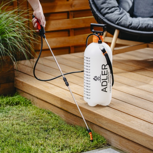Opryskiwacz ciśnieniowy 8L z lancą i wężem Adler 6809
