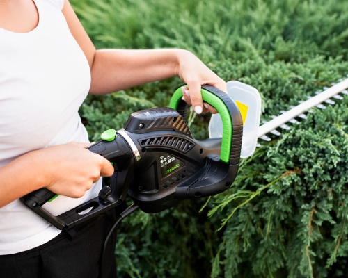 Elektryczne nożyce do żywopłotu 620W 61cm AV 6813