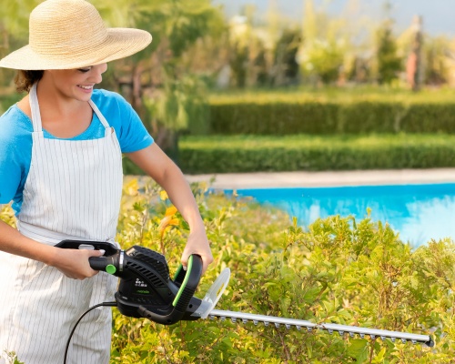 Elektryczne nożyce do żywopłotu 620W 61cm AV 6813