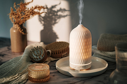 Ultradźwiękowy dyfuzor zapachowy 3w1 z nawilżaczem i lampą Camry 7970