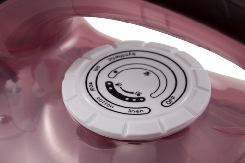 Żelazko ceramiczne 2600 W z funkcją samoczyszczącą Mesko 5028