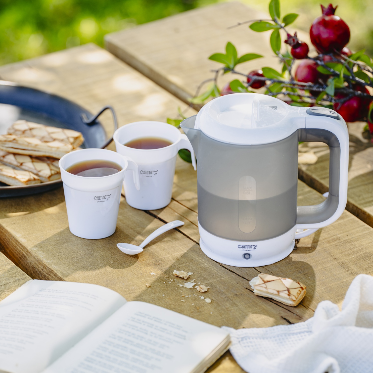 Czajnik turystyczny elektryczny 0,5L z kubkami Camry 1382