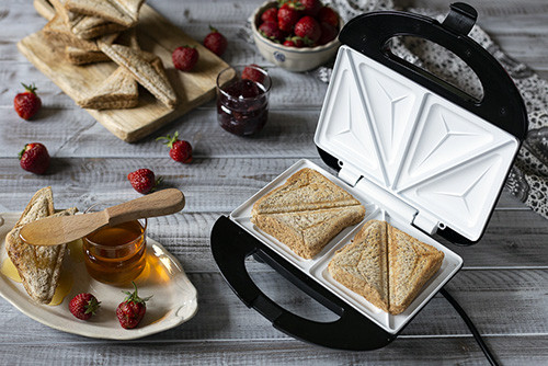 Opiekacz do kanapek 850W z powłoką ceramiczną Camry 3018