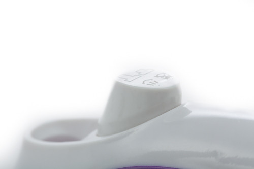 Żelazko parowe 1600W z funkcją spryskiwacza Adler 5019