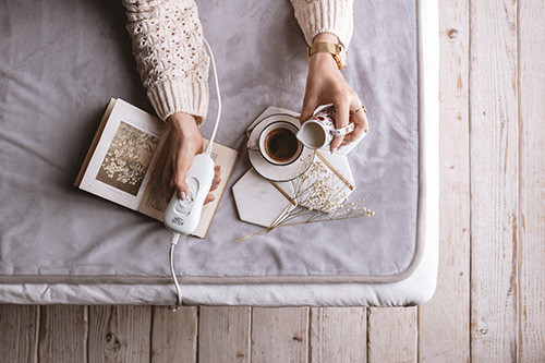 Elektryczny koc podkładowy 150x80 cm z regulacją temperatury Adler 7425