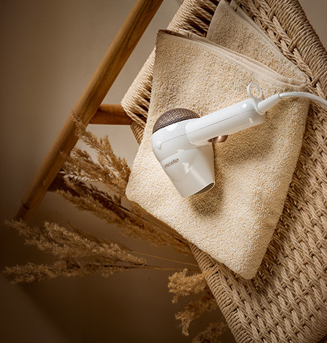 Suszarka 1400W z 2 ustawieniami temperatury i koncentratorem Mesko 2275