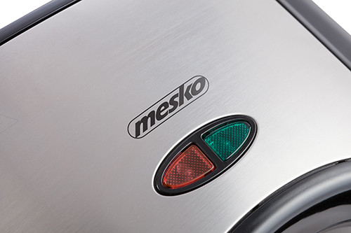 Opiekacz do kanapek z nieprzywierającą powłoką i bezpiecznym uchwytem Mesko 3080