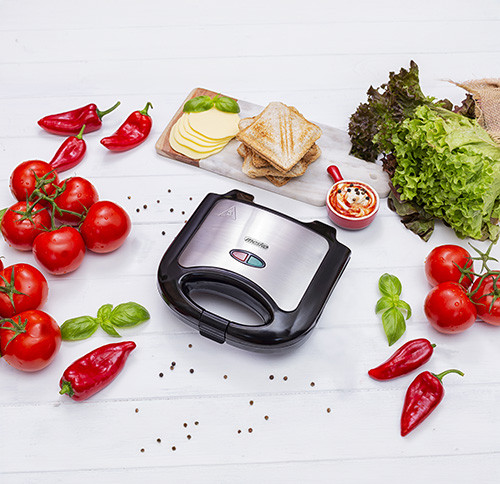 Opiekacz do kanapek z nieprzywierającą powłoką i bezpiecznym uchwytem Mesko 3080