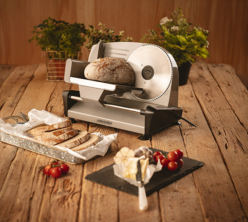 Krajalnica do wędlin i sera z regulacją grubości Mesko 4704